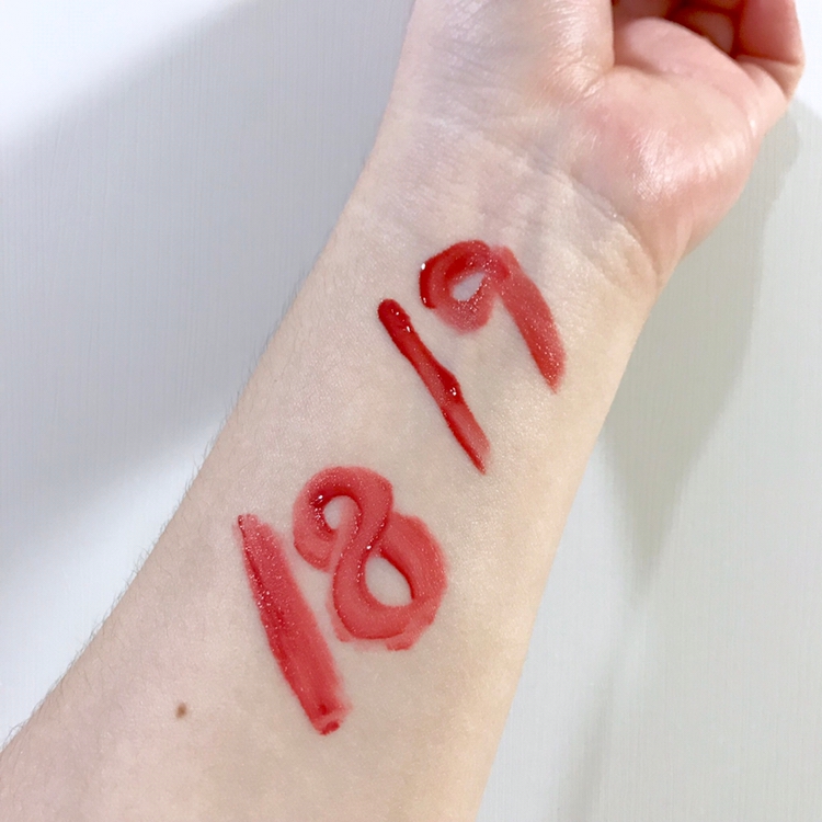 18로 적힌 색상이 바로 ‘브릭 피치 코랄’ 색이에요!

코랄이랑 브릭이랑 적절히 섞인 색상이라

너무 예쁘더라구요 : ) ㅎㅎ