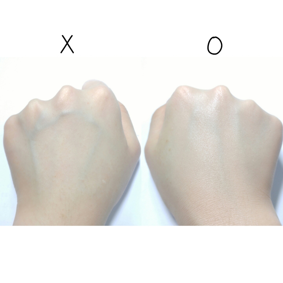 이번엔 양쪽 손 비교에요ㅎㅎ
확실히 바른쪽이 커버도 잘되어있고(핏줄, 잡티) 피부톤도 균일해요