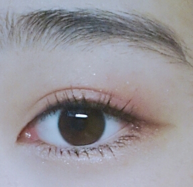 여기까지 하시면 데일리 메이크업으로도 좋아요!
하지만 아이돌 메이크업이 이렇게 간단하고 평범할리가 없죠!!