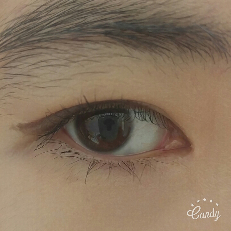 아이라이너 그리고 마스카라로 마무리!! 원래 아이라이너 그리고 뷰러로 올려주는데ㅠ 리뷰 해드릴려고ㅠ