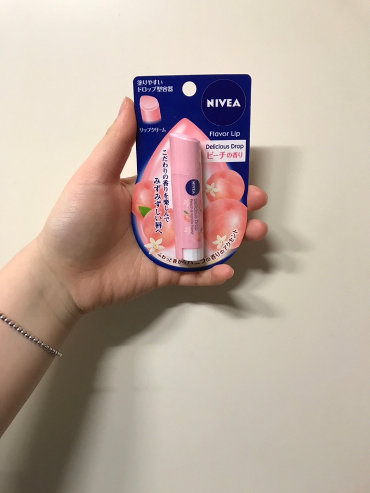 쨔잔~ 포장을 뜯기 전 제품 사진 입니당~~ 
벌써부터 복숭아 냄새가 나는 듯한 느낌이에요🍑