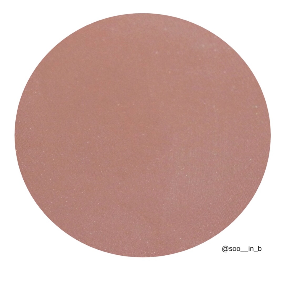 베이지톤 + 로즈빛 + 약간 아주약간의 오렌지빛
이게 뭐라고 표현해야 할지 모르겠는데 아주
오묘한 색이라서 가을웜톤 분들에게 아주아주
찰떡이에요 ヾ(＠゜▽゜＠）ノ 