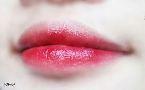 마지막으로 글로시한립제품으로 발라주면 끝!