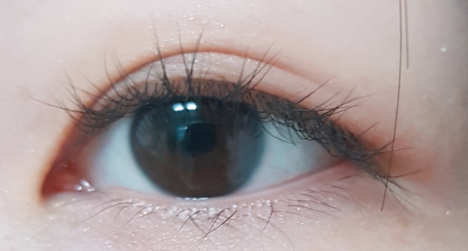 전 거의 속쌍에 가까워서 눈 제대로 뜨면
사실 티가 잘 안나용.....ㅎㅎㅎ