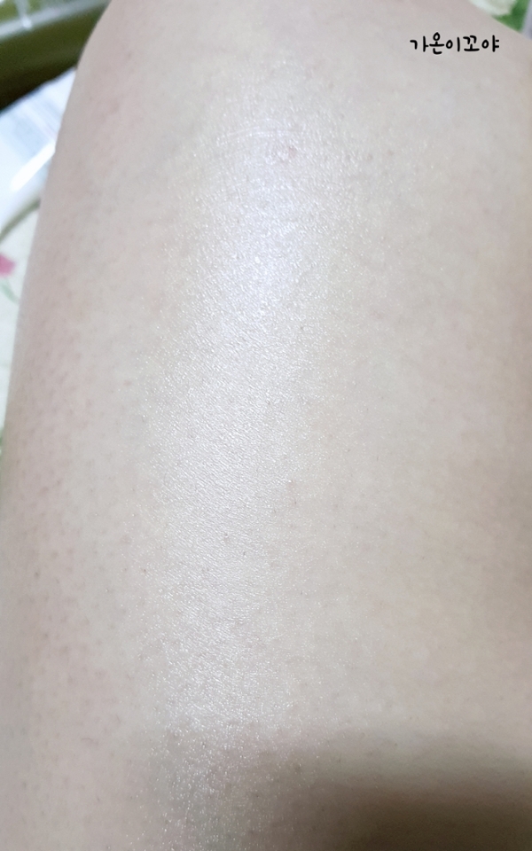 와~~~~~♡
열시미 허벅지에 발라 주었더니 
반짝반짝 촉촉 윤광이 나요! +.+
건성피부 최애템이 될꺼 같아요!!