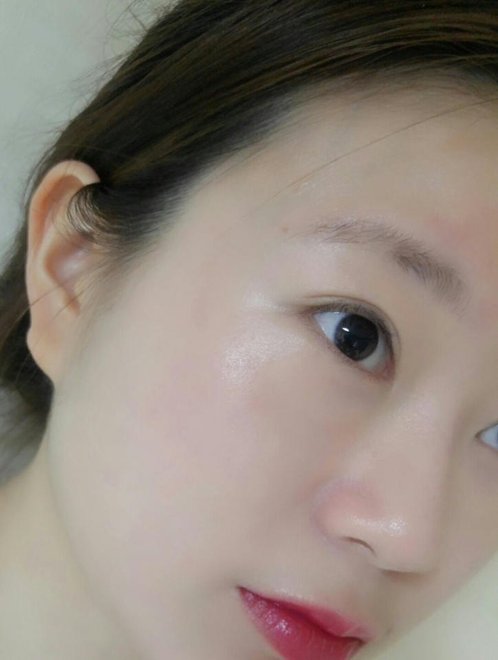 유명한건 진짜 이유가 있나봐요ㅋㅋㅋㅋ
피부가 정말 좋아보이는 쿠션이라 추천해요💜