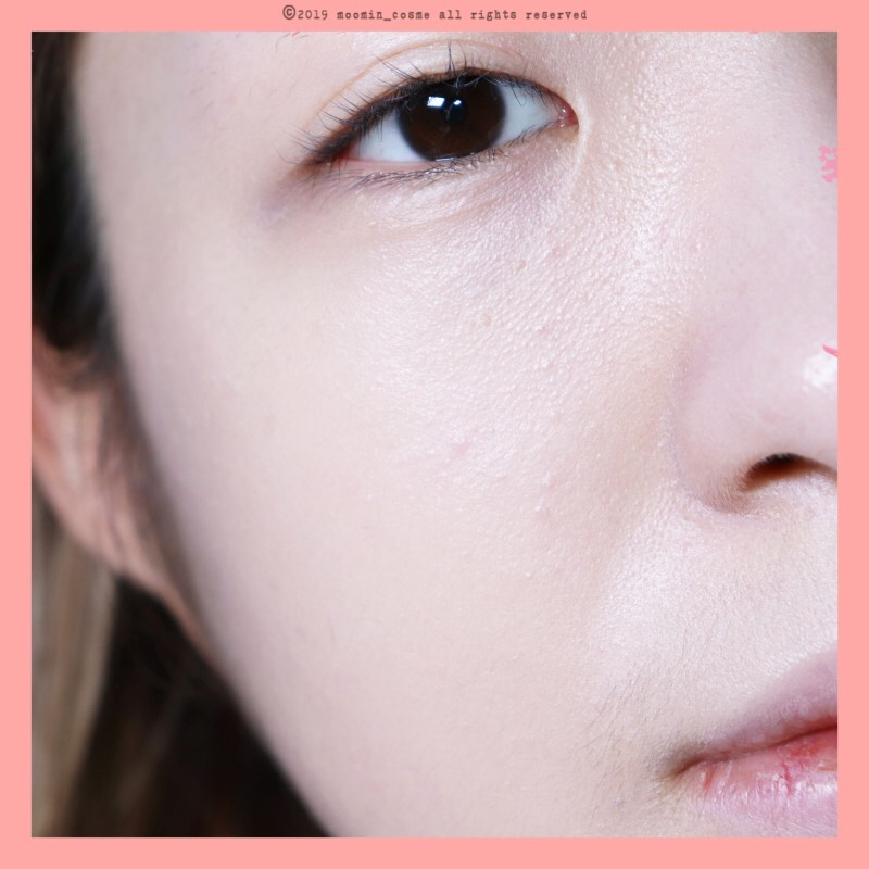 아까 그 아이라이너가 엄청난 후루호시라 그렇지

진짜 엄청난 커버력이구요????? 

커버력 중상 중에서 상 인걸로,,,!

​

그리고 악건성인 저에게도 커버력 있는 쿠션이

안뜬다는 것 자체가 그야말로 릴리바이레드의 띵작인것입니다,,,!

​

마무리감은 뽀송한 타입이라

건성~지성 분들 너나 할 것 없이 여름까지 잘쓸 쿠션 인.정.