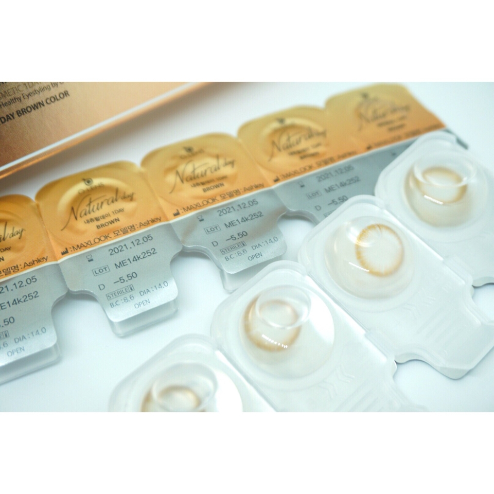 시력이 똥인 저의 눈...
안경 도수는 더 안좋아서........😂😂
쨌던 다섯개씩 네줄이있어요!