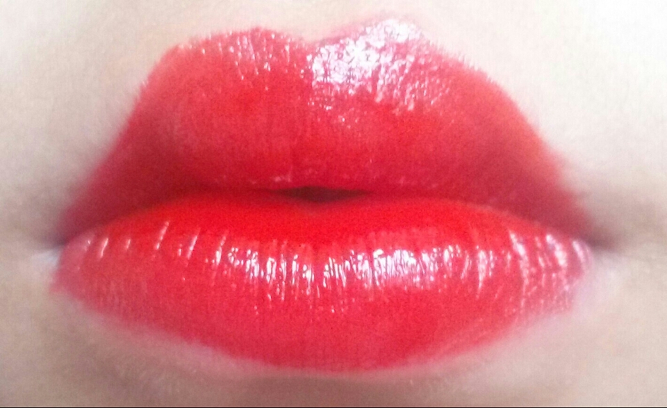 풀발색 립이에요!라인 삐뚤빼뚤한거 보지 마시고 색만 봐주시길ㅠㅠㅜㅠㅜ
이쁘쥬?????사세유!!!!