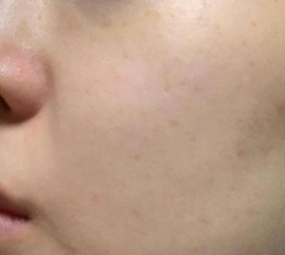 세정력 좋은 게 보이시나요?
물론 아예 싹 지워지는 건 아니라, 클렌징 오일이나 클렌징 티슈 사용이 필요하긴 하지만. 이 정도면 정말 잘 지워 지는 편이라는 생각이 들었어요.

클렌징폼 찾으시는 분들께 추천드리겠습니다 ❤️👍