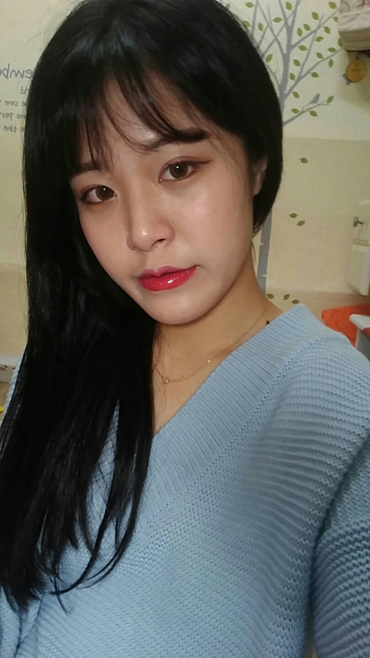 필터없이/머리를붙였는데 고데기를안해서좀떠보여요ㅎ