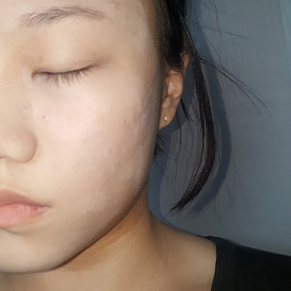 진짜 보고 너무 커버가 잘 되서 놀랬어요!! 블로그에서 어떤 블로거님이 별로라고 비추하셔서 조금 걱정했었는데 저는 너무 만족한 제품이랍니다ㅎㅎ