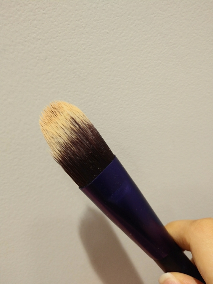 파데에 찌든 브러쉬..