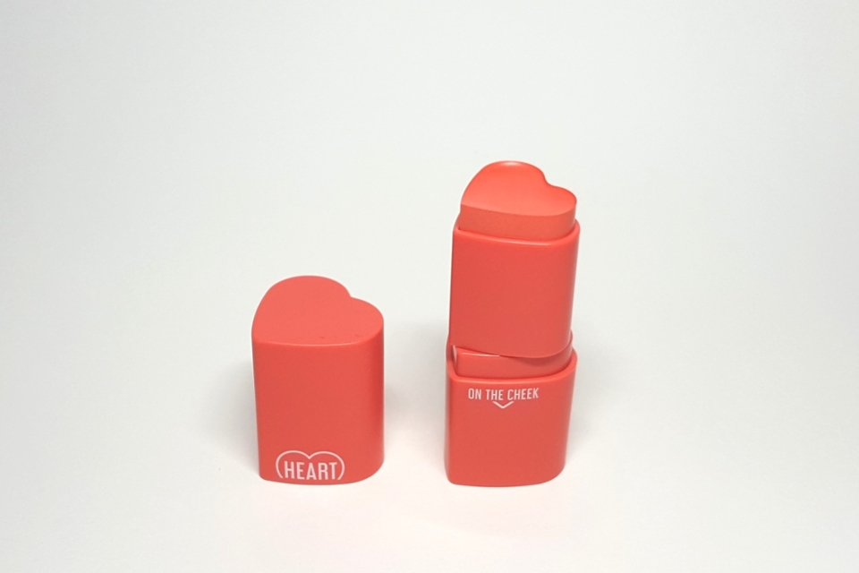 왼쪽으로 돌리면 조금씩 올라와요

하트모양 그대로 슝 하고 올라와요!!