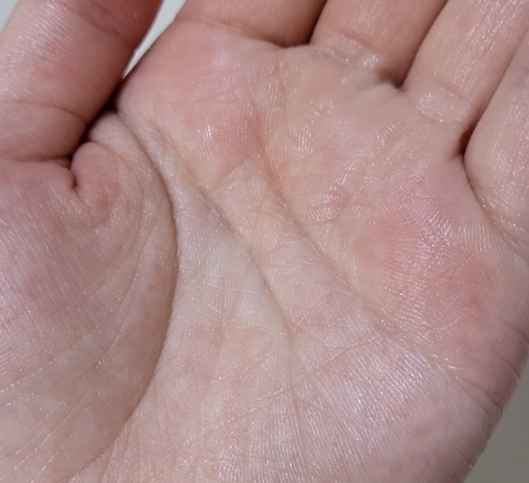 촉촉 물광피부 만들기~~