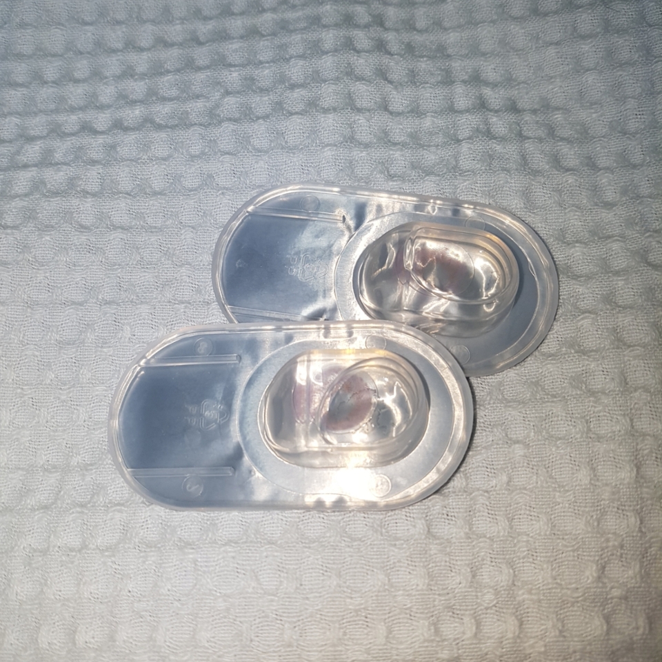 렌즈가 이렇게 들어있네용