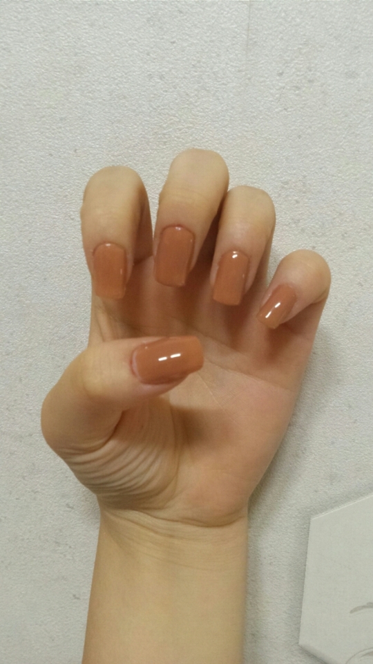 브라운-베이지? 컬러를 투콧해줬어요!
학교에서 하고다닐거라 자연스러운걸로~