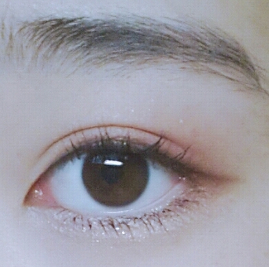 토니모리 마스카라(역시 끝쪽에 사진참고)를 발라줍니다.