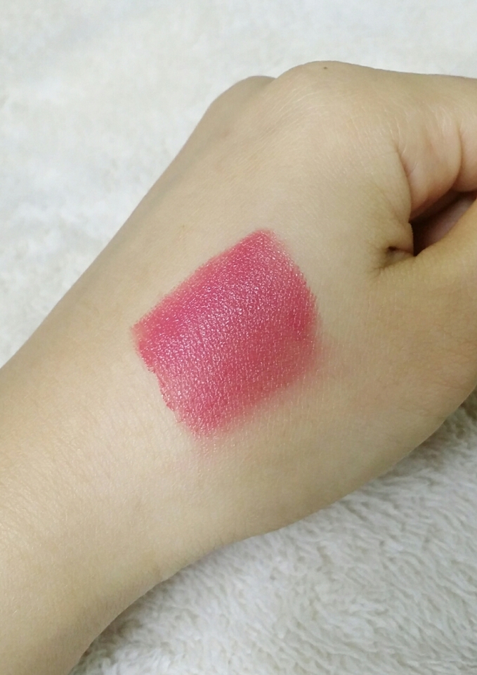 핑큰데 아주살짝 보라도 보이고 차분한데 
어두운색은 아니에요