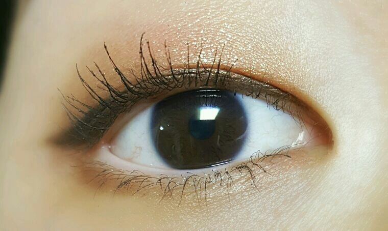 마스카라 잘 됬을 때 사진이에요.. 예쁘져ㅕ.. 꼭 화장법 올릴때는 마스카라가 예쁘게 안되더라구요 속상하게..ㅠㅠㅠㅠㅠ 아무튼 이렇게 데일리메이크업은 완성이에요!
