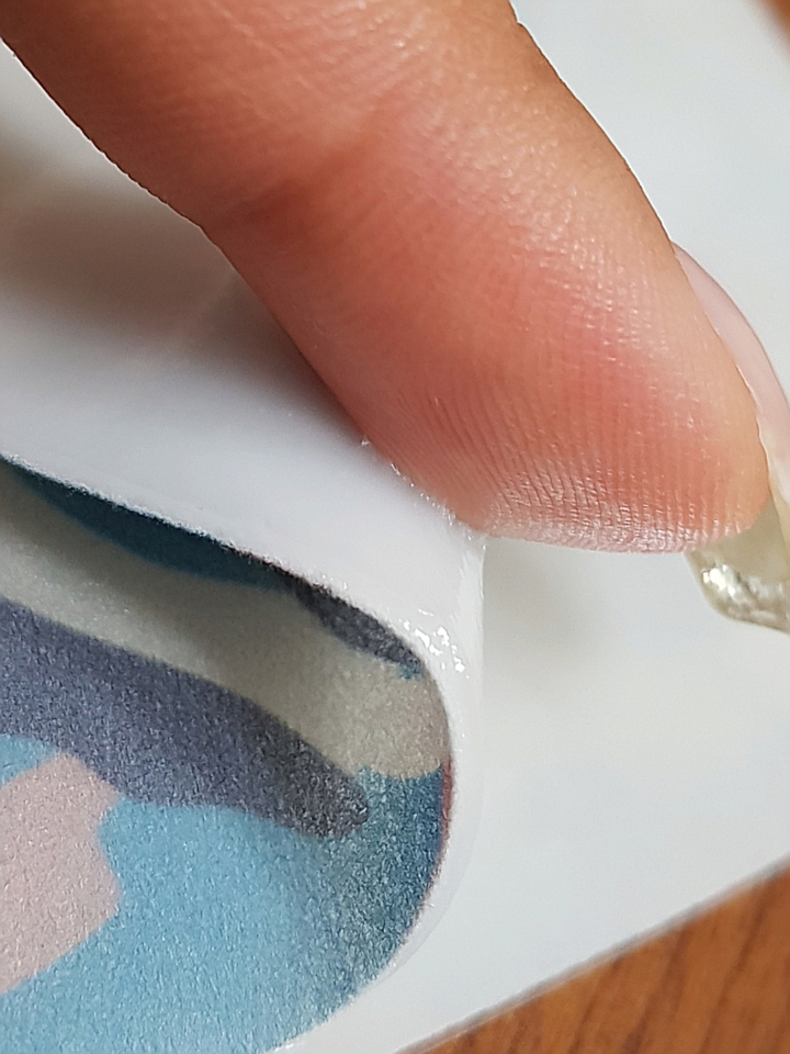 이정도 끈적임인데 불쾌한정도가아닌 얼굴에 착 붙어서 움직이지 않을정도? 말캉한 느낌이 기분좋더라구요!!