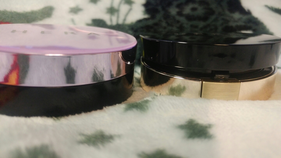 블랙쿠션은 버튼을 눌러서 여는 반면에 울트라는 마-그-네-틱  이라촵!!촵!@?!?하고 열리고닫힌답니다..간G작살남;