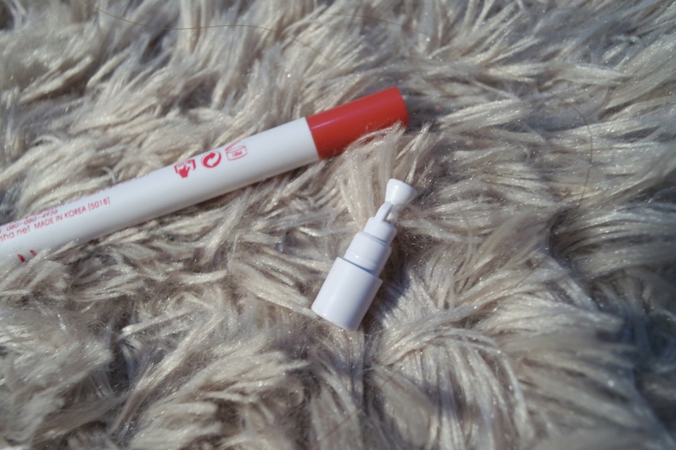 뒤에 팬슬깎이가 있는데
사실 심이 얇아서 없어도 될 것 같아요ㅋㅋ