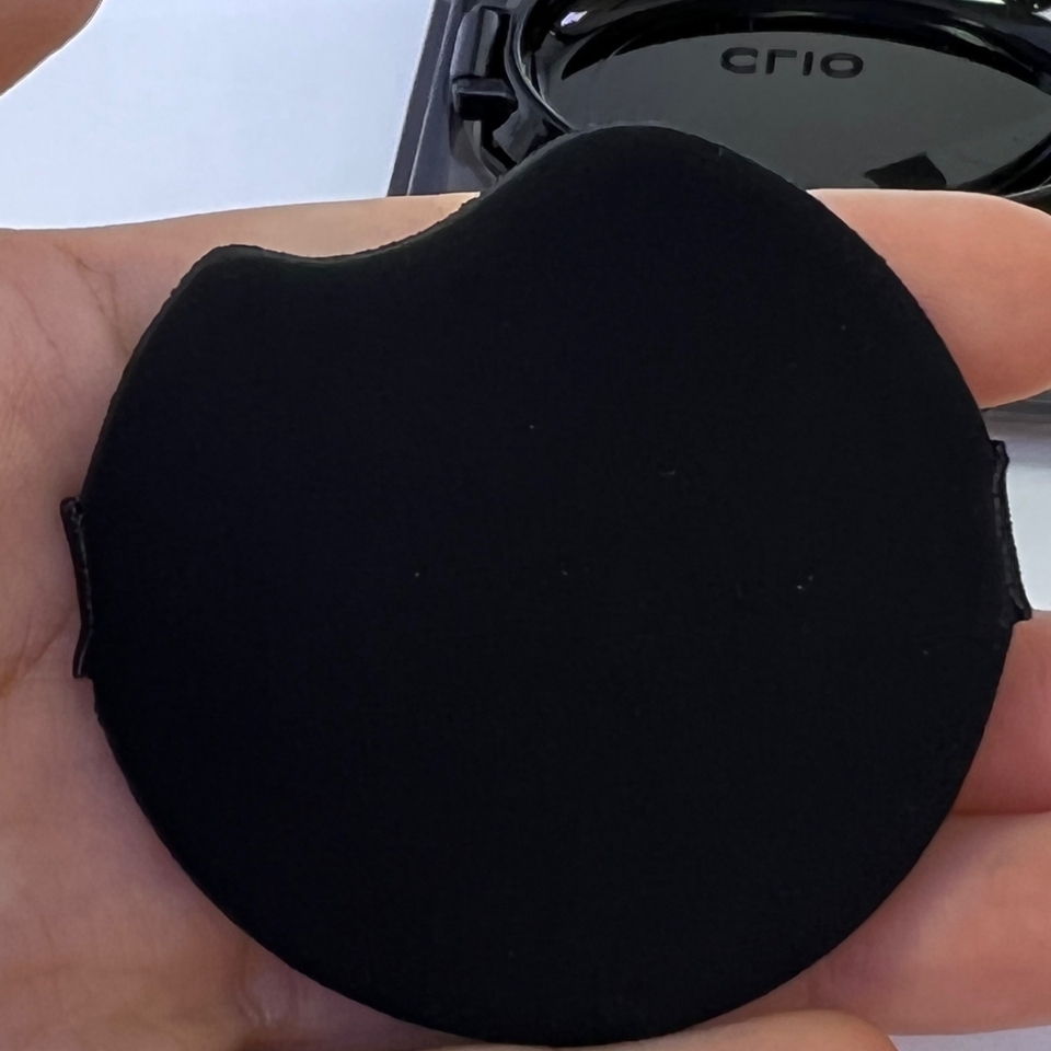 퍼프가 넘 보송보송하고 귀여워요! 
다른 퍼프들과 조금 다른점은 크게 못 느낀 거 같아요!
그저 파여있다는 것 외에는 잘 모르겠어용