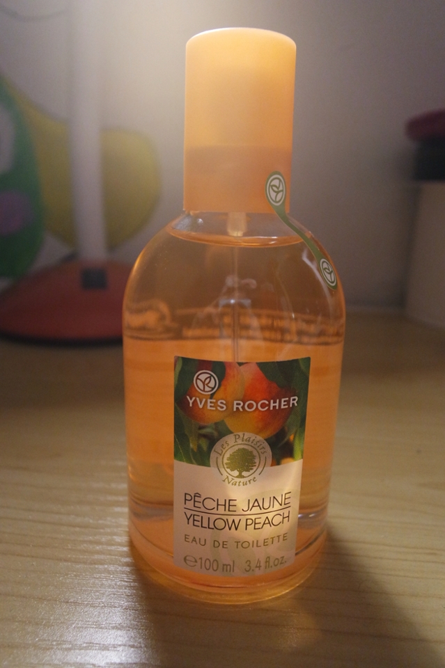 이효리 향수로 유명한 향수인데요! 종류는 스트로베리,라즈베리,피치 총 3가지로 구성이 되어있습니당ㅋㅋ.       전부터 갖고싶은 향수였는데 이렇게 선물로 받다니ㅎㅎ