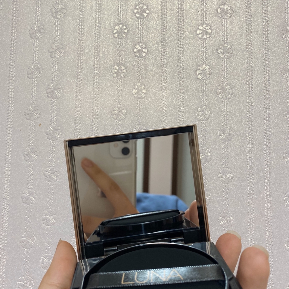 군데 세상에 거울에 필름지가 안붙어있디야 ?!?! 원래 그런가봐유 