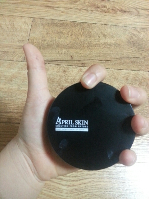 고민하고 계시는 분들 사세요 ! 정말 커버력을 강조 하시는 분들께 추천 합니다!
그리고 오리지널은 지성이나 복합성들에게 추천해요! 화이트는 너무 유분기가 많아요 ㅇㅅㅇ..