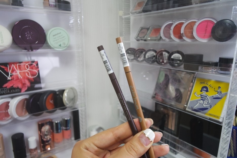 따로 포스팅 한다고 말로만 계속하고있는 저의 아크릴 정리함과함께 ㅋㅋㅋㅋㅋㅋㅋㅋㅋㅋㅋㅋㅋ
진짜 리뷰....할게요.........................요거 궁금해 하시는 분들이 많더라는!!

