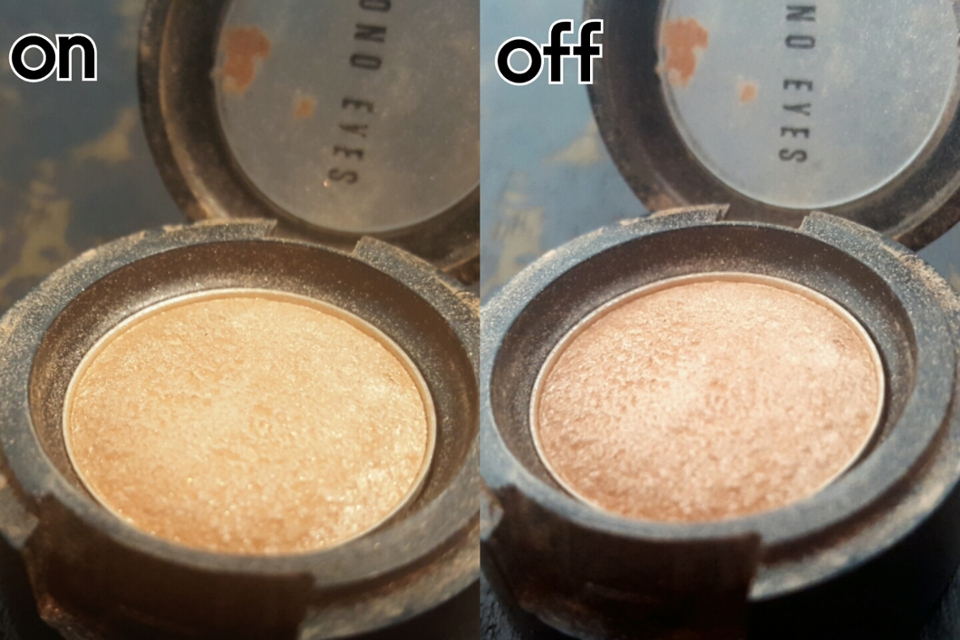 외관은 주름종이처럼 자글자글한 노란빛 연브라운색이라고 생각하시면되요  이 사진은 후레시를 켠 상태와 끈 상태입니다