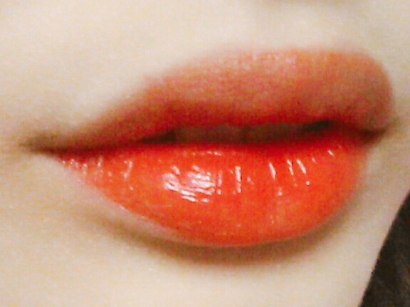 먼저 틴트를 발라주세용 저는 에뛰드 디어달링 오렌지레드를 발라줬습니당