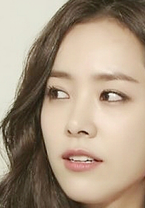 카메라가 필요없색상까지잡아서 어두 침침하게보이지만 설명대로하시면 어둡지않고 쉽기때문에 데일리로 가능하세요.