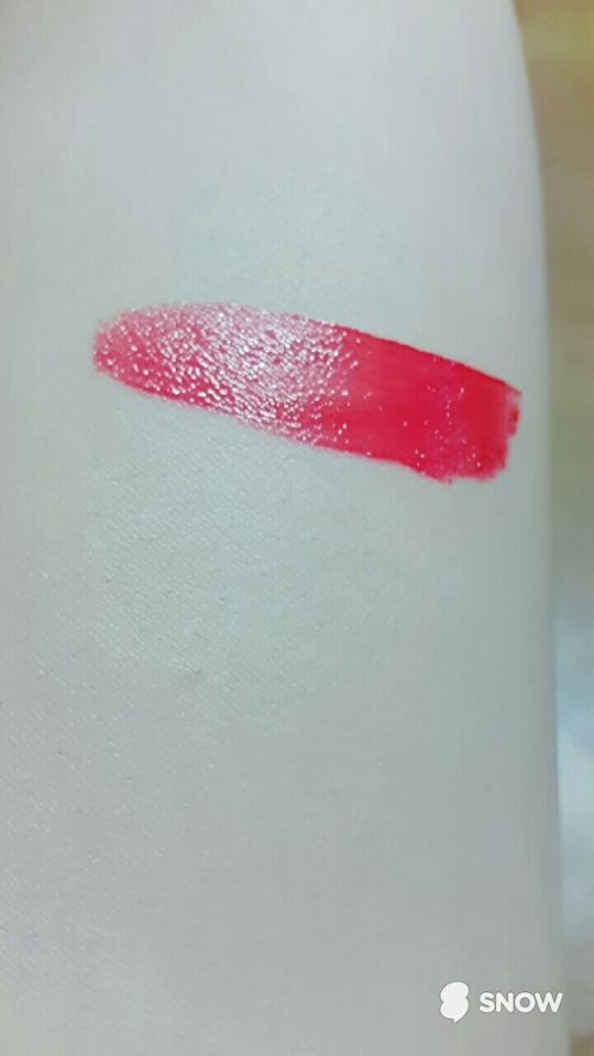 이거는 손목 발색이고요 이뻐요!