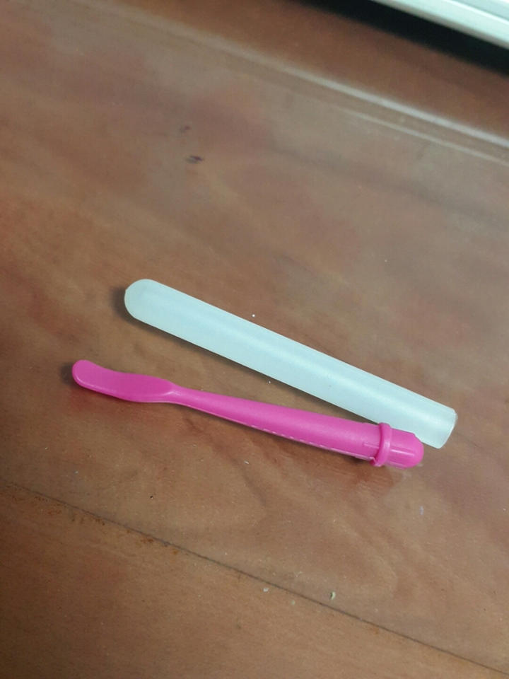 뽁! 분리한모습! 뚜껑 뒤에 안껴도 쓸만할것 같네요.ㅎ