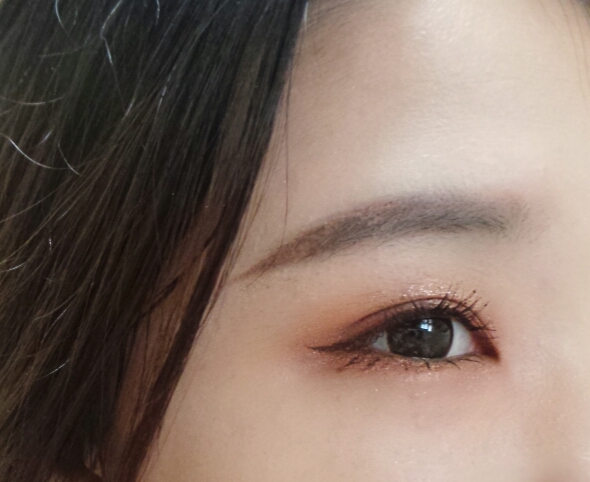 마스카라를 쓱쓱
언더에도 해주고 끝에는 페이크로 만들어줄게요..ㅎ
