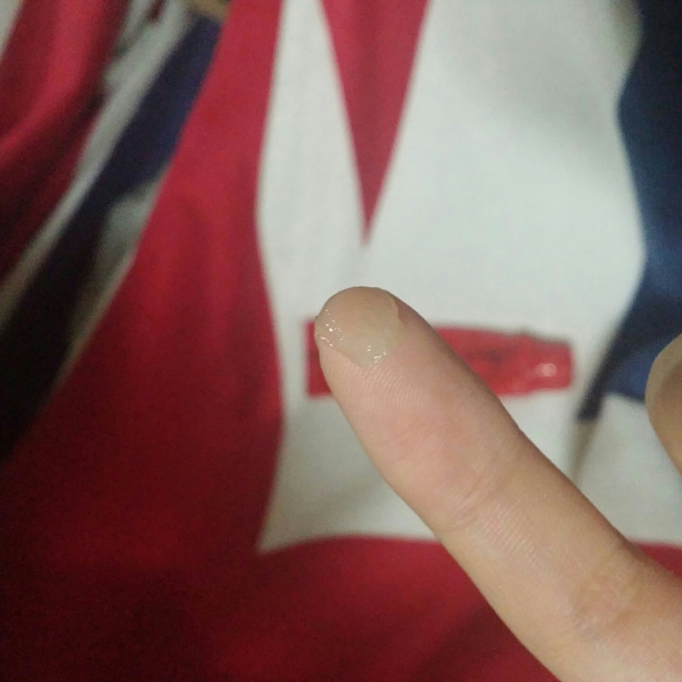 한쪽 볼에 요정도 양으로 발라주면 되용!
이 밤은 원래 호주산인데 요즘에는 올리브영 등 멀티샵에도 팔더라구용!