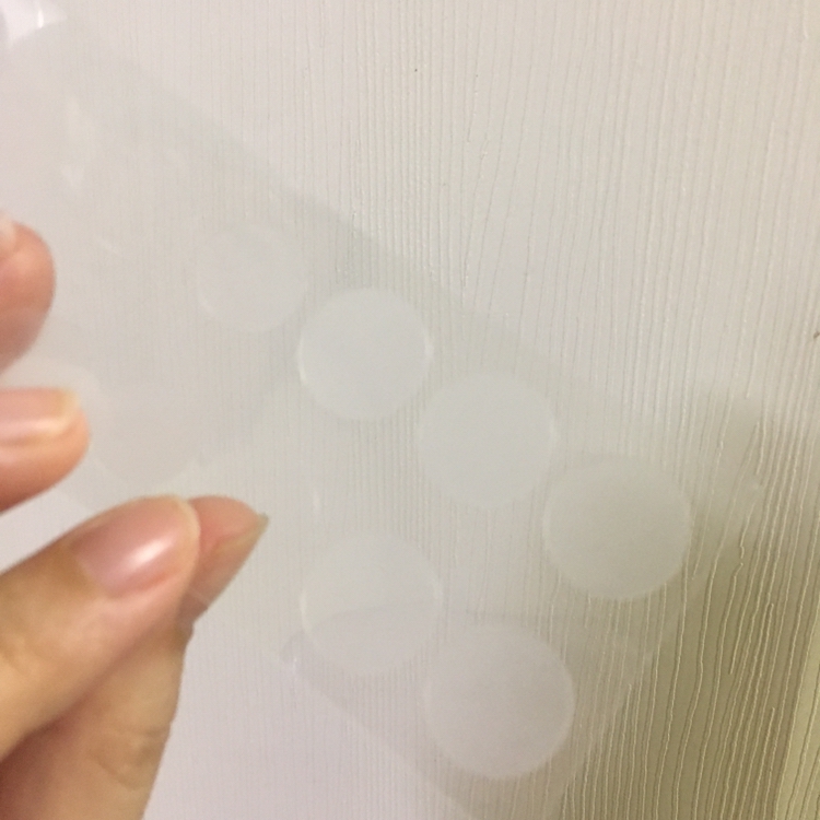 피부 트러블이 여러 개 나서 
어쩔 수 없이 패치를 붙여야 하는데 
붙인 티가 좀 덜 나는 제품을 찾으셨던 분들이나, 얇은 패치를 찾으셨던 분들에게 좋을 제품이라고 생각해요

살리실산과 티트리 오일 성분으로 트러블 진정까지 되니까 걱정 없이 붙여도 될 듯 합니다
전 당분간은 이 제품으로 좁쌀여드름이랑 뾰루지케어
해보려구요!
