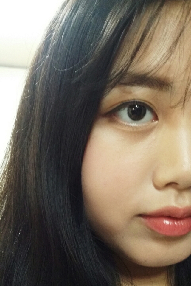 앞머리 있으면 이런 느낌입니다

흔들려서 올릴까 말까 했는데 앞머리있는 것도 올려야할 것같아서..