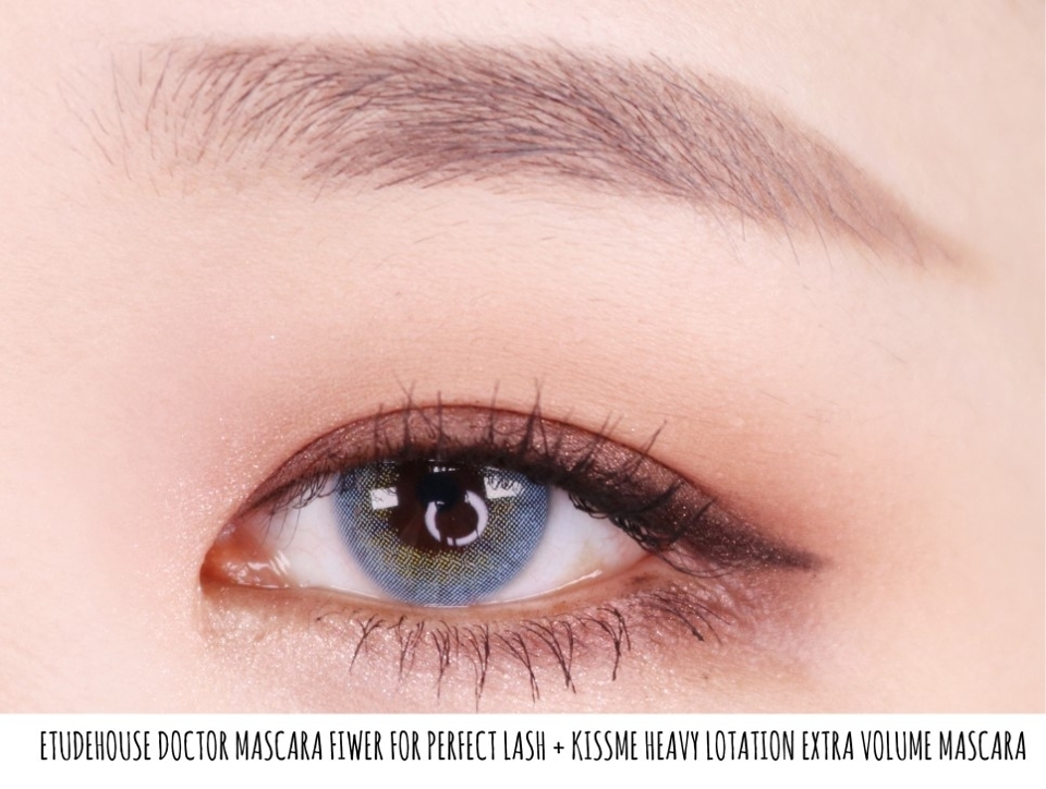 끝으로 마스카라 픽서랑 마스카라를 이용해서 속눈썹을 꼼꼼히 컬링해주면
미샤 이탈프리즘 새도우 팔레트를 이용한 메이크업 끄읕
제가 요 팔레트를 이용해서 제일 자주하는 화장이라서
그냥 평소 제 데일리메이크업 고대로 옮겨온거라고 보시면 되요!(=렌즈빼고!)