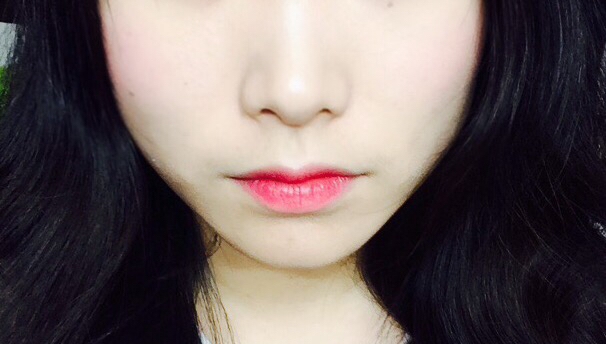 +++참고로 블러셔는 그레이프후르츠 젤리 발랐구요!! 립은 아리따움 크렌베리 샤워 발랐습니다!!

