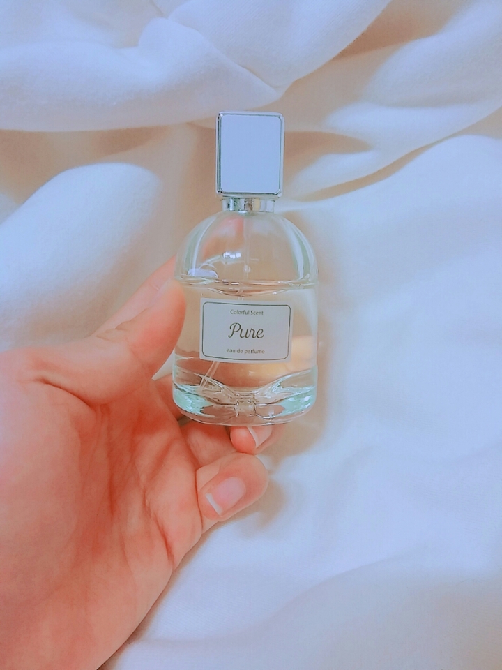 엄청 깔끔해 보이는 디자인 이죠?

흰색흰색 한 제품이예요

자세이 보시면 뭔가 인어공주, 조개 같은
느낌이 들어용(객관적인 생각)