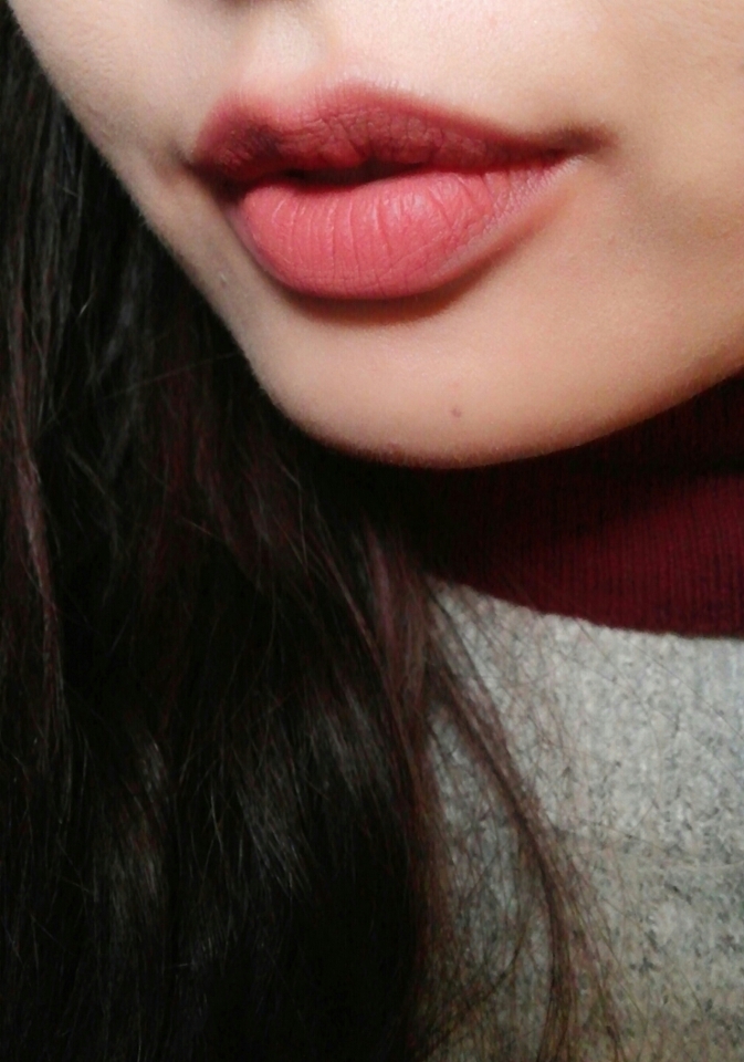 몇 장을 찍은건지 모르겠어요 넘나 맘에 들어서ㅎㅎㅎ 이런 오렌지 빛깔은 정말 흔치 않잖아요^^ 역시 유명한 건 이유가 있슴당(^o^)b ㅎㅎㅎ 매트하긴 참 매트한데 뭉침이 없어서 좋아유~♥