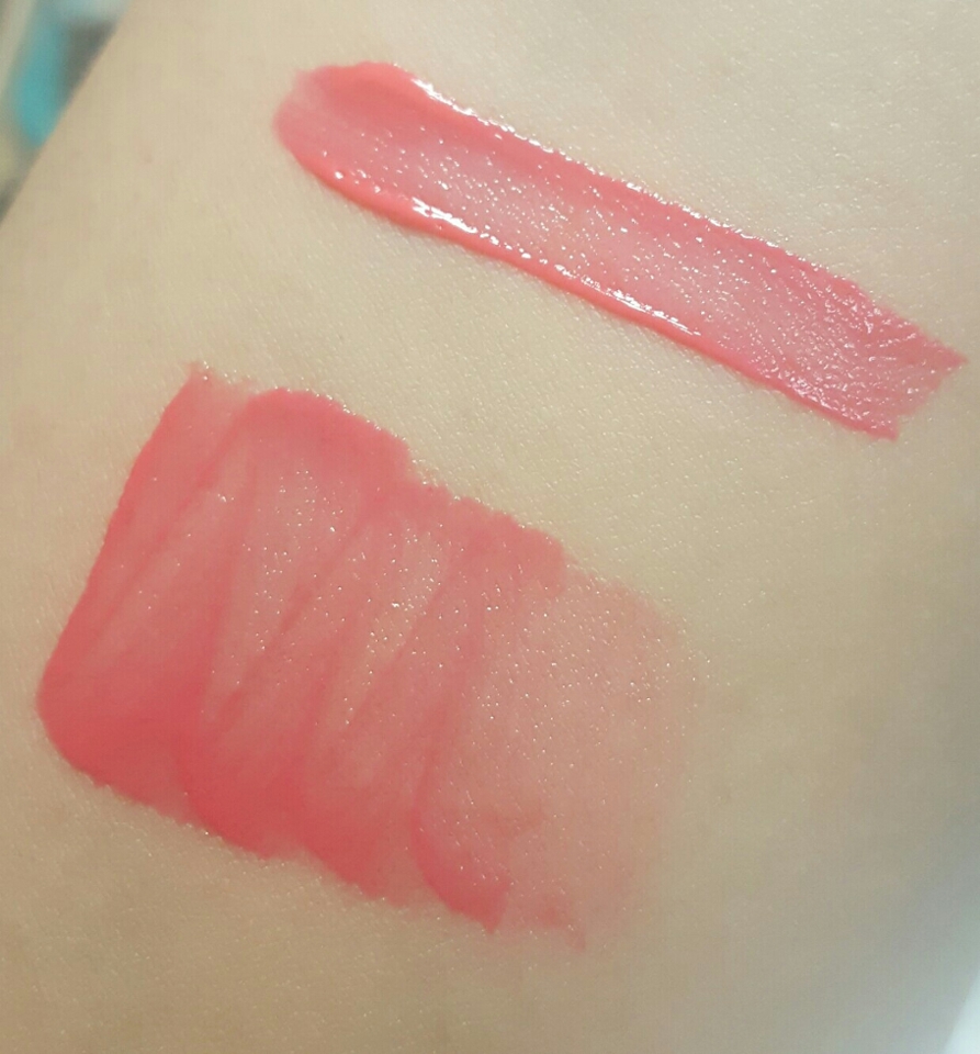 색이너무이쁘지않나요...?ㅠㅠㅠㅠㅠㅠ
향도 친구가 옆에서 무슨좋은냄새난다고할정도로 좋아요 엉엉 ㅠㅠㅠ
색깔은 딱 핑크코랄이에요!!  그냥코랄보다는 핑크빛이더많이돌아요 (특히 착색되었을때요!)