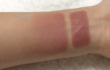 
이대로 가는 것이 또또 아쉬워서 움짤을 만들었습니다.

보송보송한 파우더 제형과는 달리 적당한 윤기가 돌아 건조한 겨울에 바르기 참 좋은 제품입니다.👍

오늘의 리뷰는 여기까지입니다.
제가 좀 더 용기가 생기면 얼굴에 발색하는 날이 오겠죠...?
그때까지 꾸준히 리뷰를 올려보겠습니다.

다들 감기 조심하시고 즐거운 하루보내시길 바랍니다!
다음 리뷰에서 뵙겠습니다❣️
