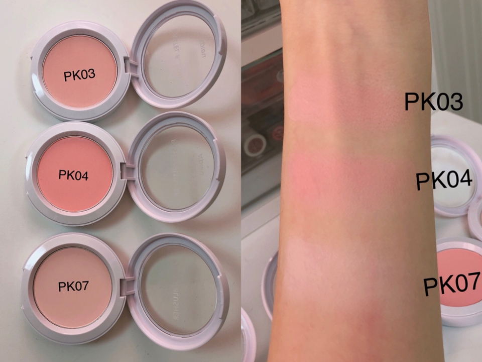 PK03- 핑크에 화이트가 섞인 느낌이에요 자연스럽고 튀지않게 발색되어요.
PK04- 그냥 딱 예쁜핑크! 누구에게나 어울릴거 같아요.
PK07- 살구색에 가까워요. 피부가 밝은분께 어울릴거 같은느낌!