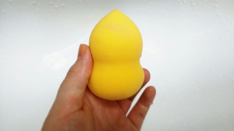 그렇게 물을 계속 묻혀가며 하얀물이 나오지 않을때까지 주물주물 해주면 이렇게 깨끗하게 돼요