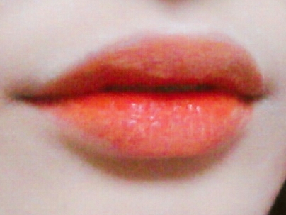 이번엔 전에보다 파우더를 적게 해줘서 그런지 덜 매트해보이네요 그러니까 파우더는 많이발라주셔야돼용!어짜피 다 털어낼꺼니까용😉